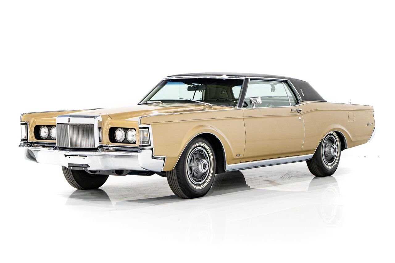 Lincoln Continental Only 687 miles from new. Unrestored example **PRICE IN USD** 1969 Or Montréal - photo #0