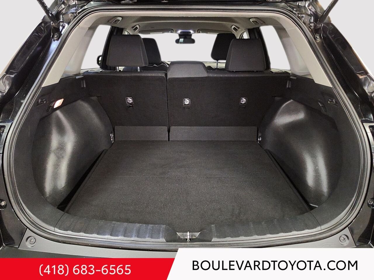Toyota Corolla Cross 99449C-89 | LE 2022 Noir Québec - photo #18