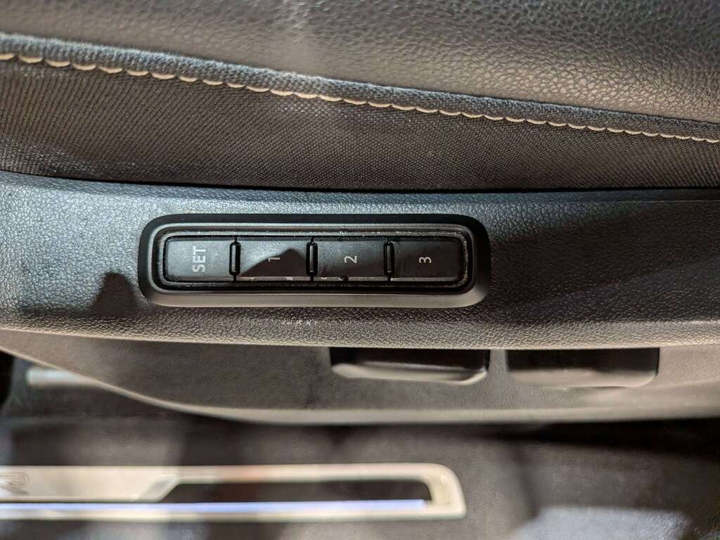 2022 Volkswagen Tiguan Highline R-Line 4MOTION Black Val-David - photo #33