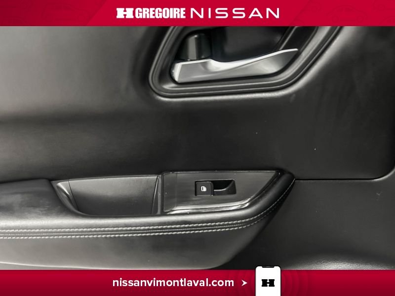 Nissan Rogue 2024 Blanc Laval - photo #17