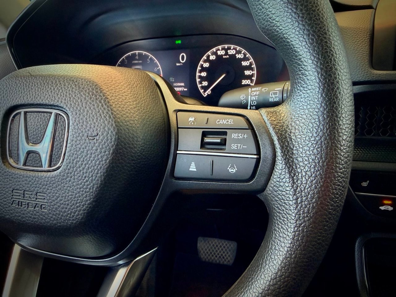 Honda CR-V 2023 Noir Notre-Dame-des-Prairies - photo #18