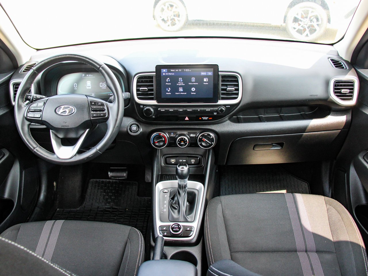 2023 Hyundai Venue Preferred IVT w/Two-Tone Blue Sherwood Park - photo #29