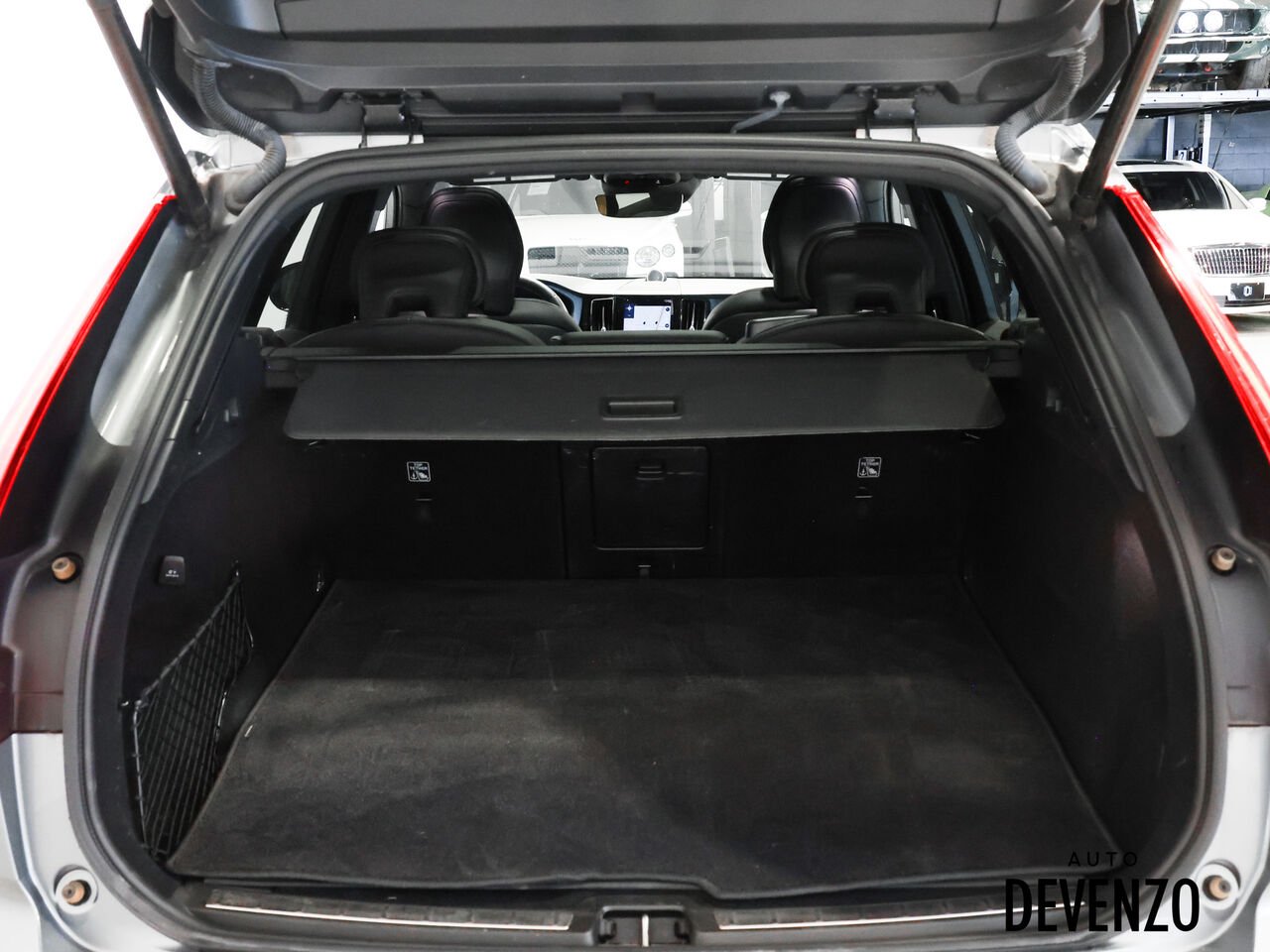 2020 Volvo XC60 Grey Saint-Eustache - photo #17