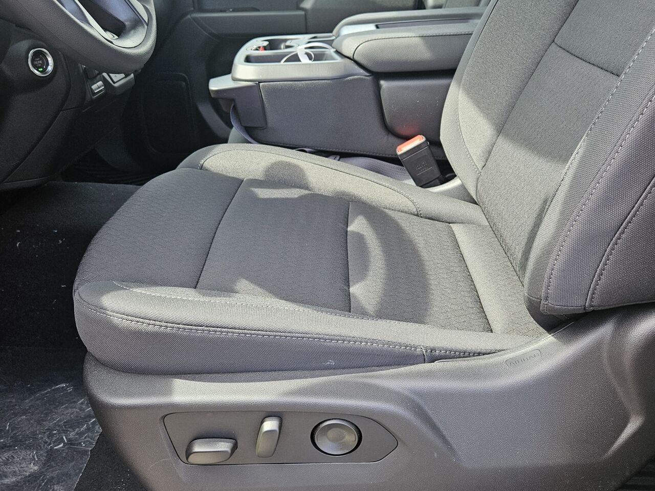 2026 Chevrolet Silverado 1500 Custom Trail Boss cabine multiplace 4RM 157 po Sterling Grey Metallic Thetford Mines - photo #11