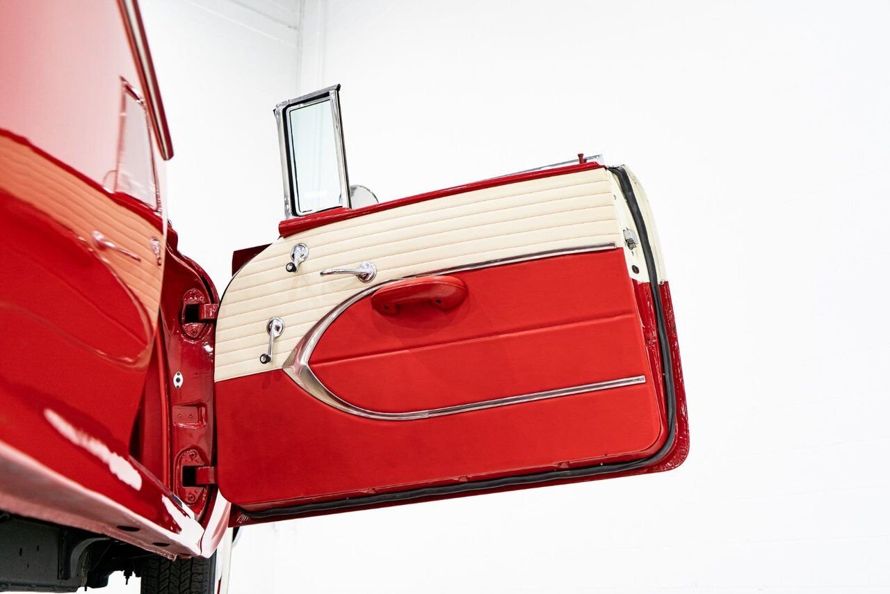Pontiac Starchief **PRIX EN USD** Beautifully presented from former restoration 1955 Blanc Montréal - photo #57