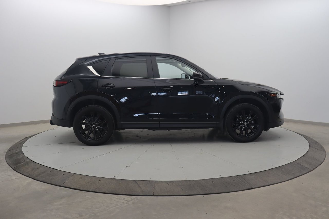 2025 Mazda CX-5 VIN JM3KFBCM8S0579539 Black Chicoutimi - photo #2