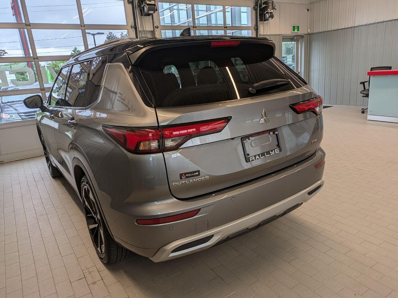 2024 Mitsubishi Outlander Grey Gatineau - photo #19