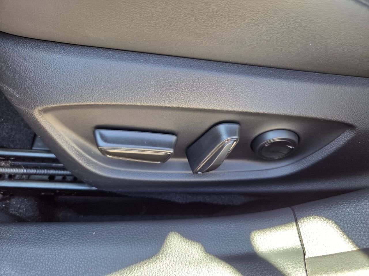 2024 Toyota PRIUS PRIME Red Mont-Laurier - photo #12