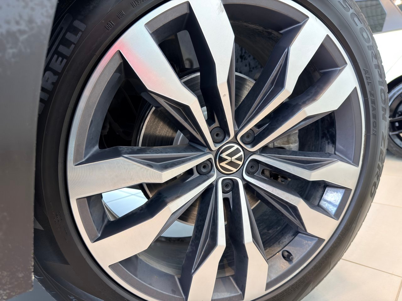 Volkswagen Atlas 2021 Gris Notre-Dame-des-Prairies - photo #17