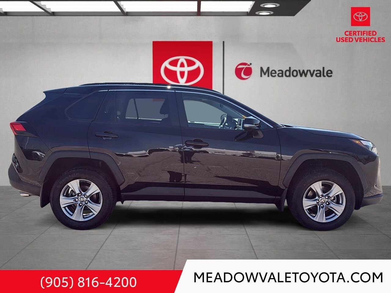 2025 Toyota RAV4 Sunroof, Power Drivers Seat, Heated Front Seats and Steering Wheel, Power Trunk, 17" Alloy's Midnight Black Metallic Mississauga - photo #31