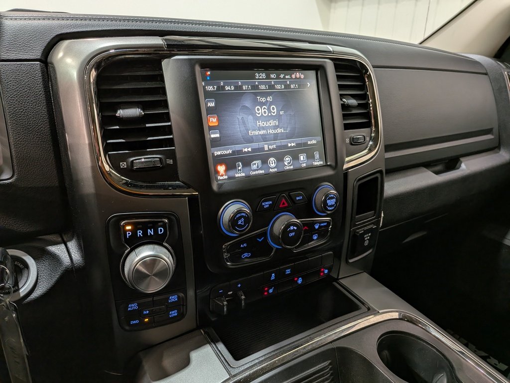 Ram 1500 4WD Quad Cab 140.5" Sport 2017 Bleu Val-David - photo #26