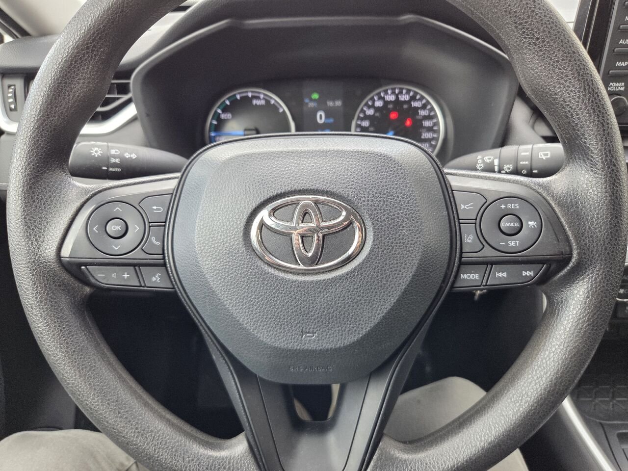2022 Toyota RAV4 White Mont-Laurier - photo #19