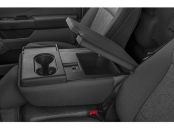Ford Super Duty F-350 à roues arrière simples XL