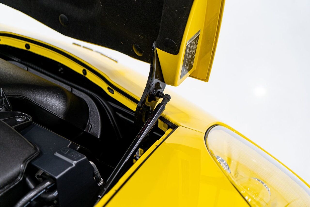 2008 Chevrolet Corvette PRIX EN USD | With Only 900km (563mi) From New With Window Sticker Yellow Montreal - photo #23