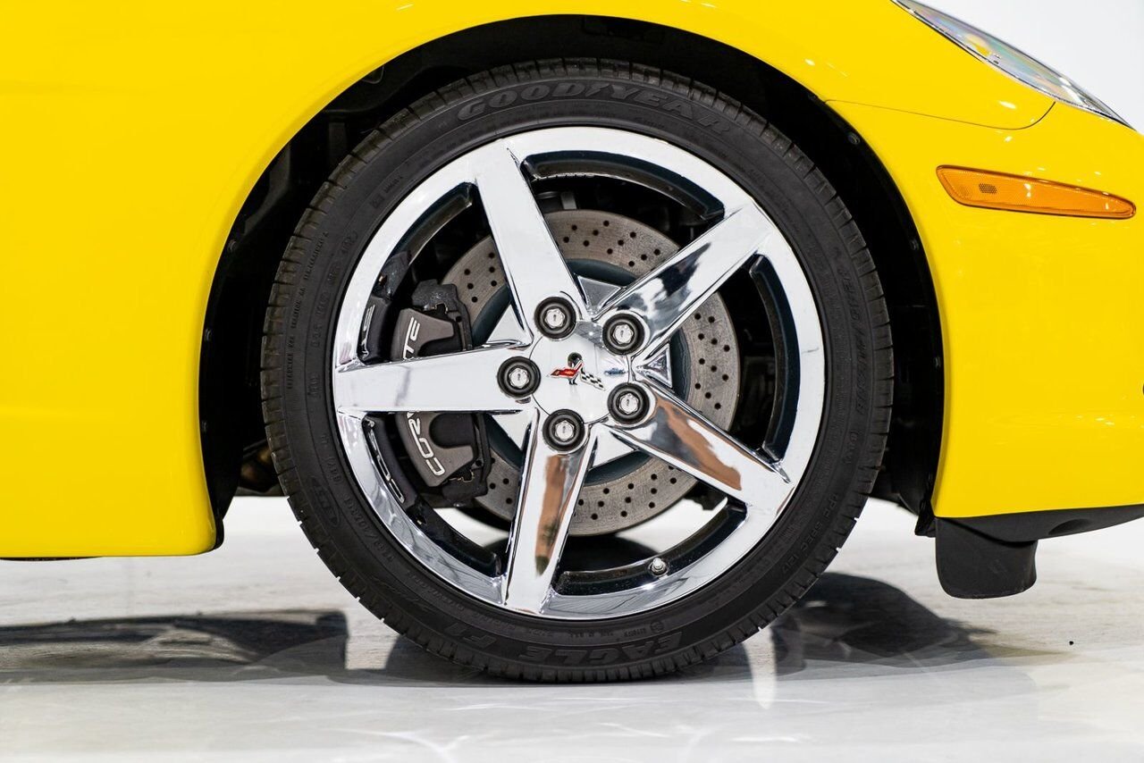 2008 Chevrolet Corvette PRIX EN USD | With Only 900km (563mi) From New With Window Sticker Yellow Montreal - photo #5
