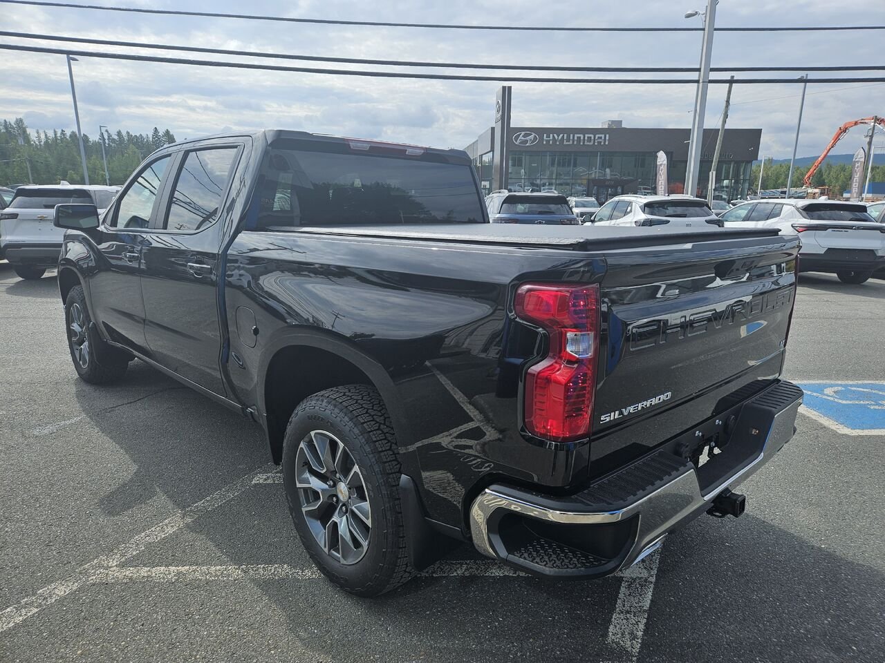 Chevrolet Silverado 1500 LT cabine multiplace 4RM 147 po 2026 Noir Thetford Mines - photo #5