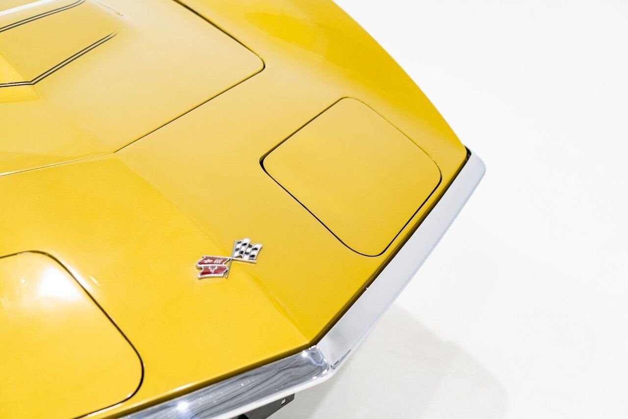 1972 Chevrolet Corvette Unrestored matching# LT1 with documented 103,454km(64,283mi) | PRIX EN USD Gold Montreal - photo #3