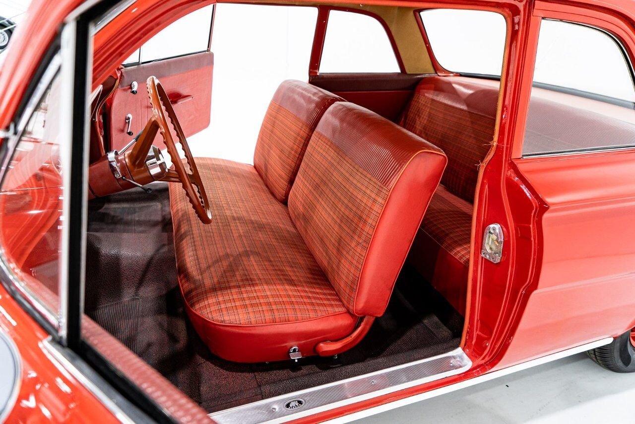 Chevrolet Biscayne Unrestored nearly all original parts 1962 Rouge Montréal - photo #8