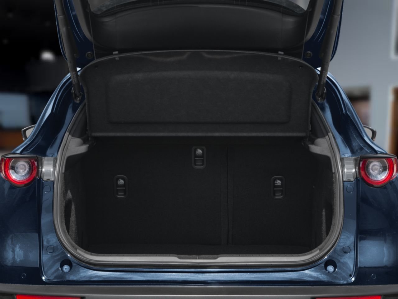 2026 MAZDA CX-30 Aero Grey Metallic Notre-Dame-des-Prairies - photo #4