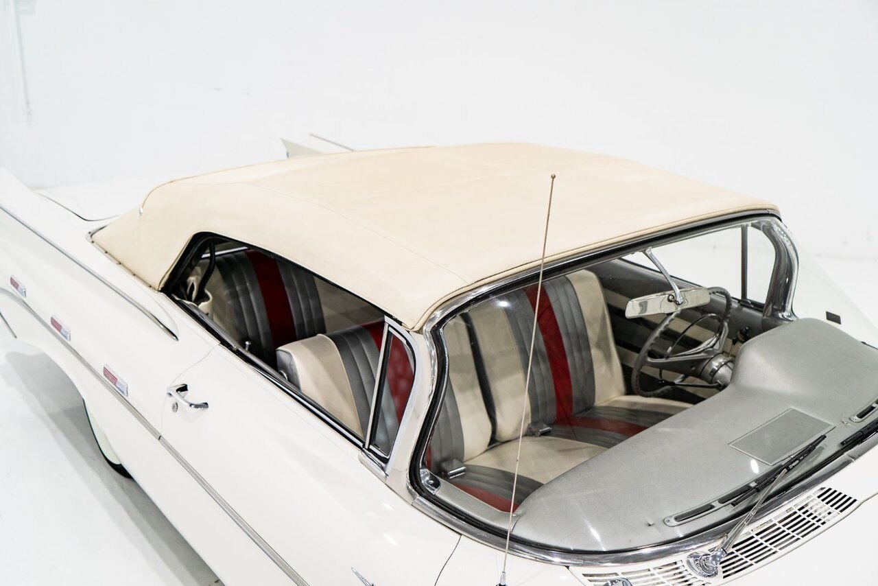 Pontiac PARISIENNE **PRIX EN USD** Fully restored with 261cu.in. and GM built sheet 1959 Blanc Montréal - photo #48