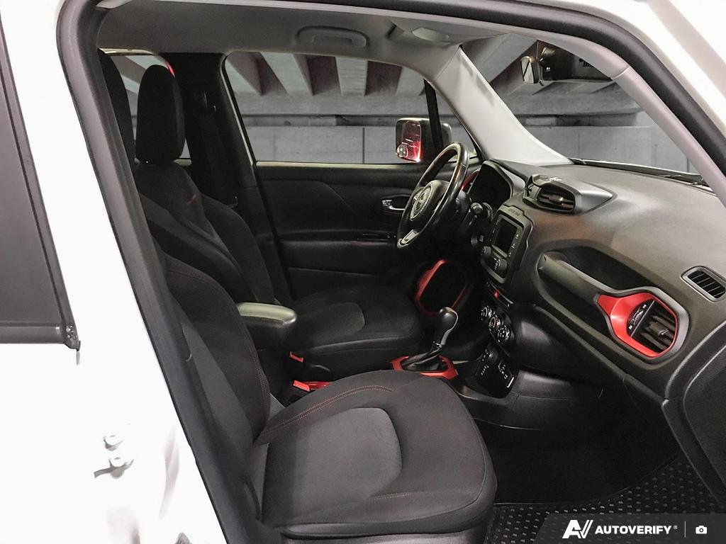 2016 Jeep Renegade 264007B | Trailhawk White Edmonton - photo #21