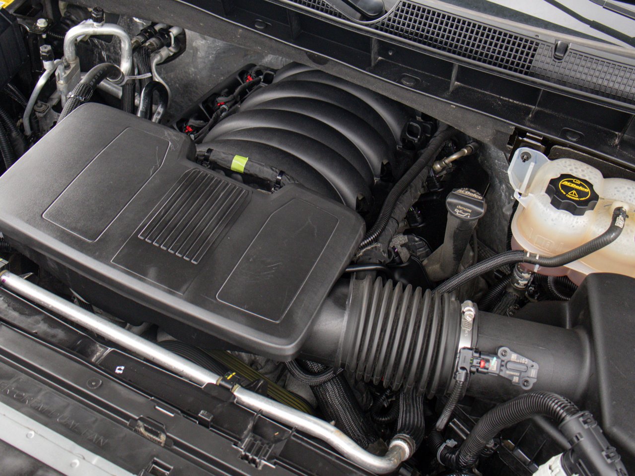 2024 Chevrolet Silverado 1500 4WD Crew Cab 157 High Country Grey Sherwood Park - photo #17