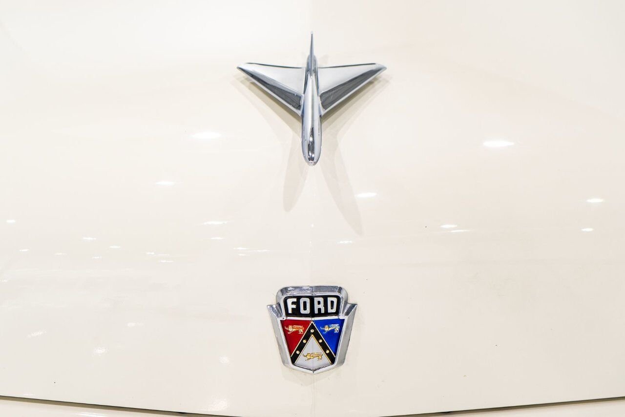 1954 Ford Crestline Skyliner rare glass top long term ownership White Montreal - photo #42
