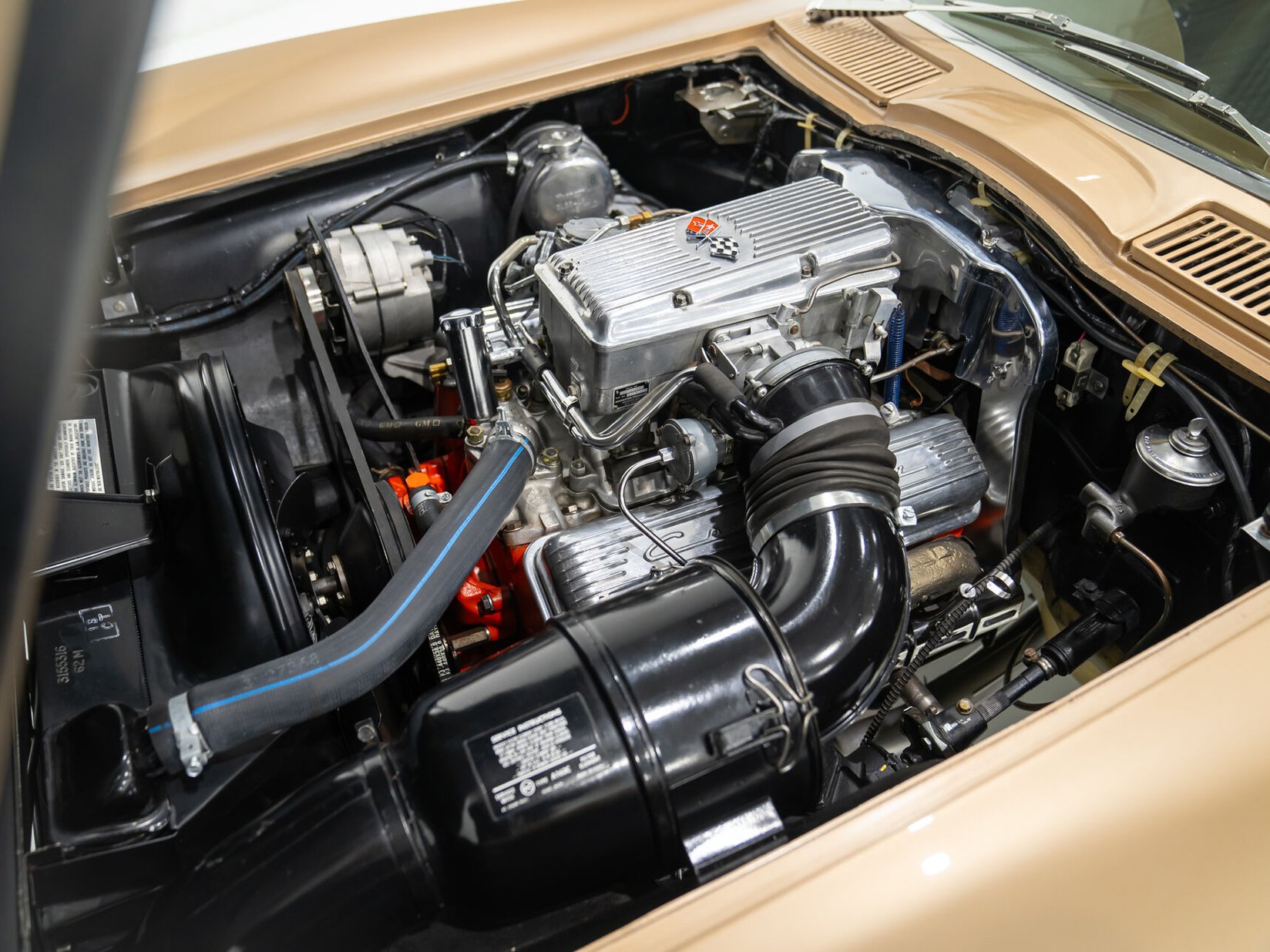 Chevrolet Corvette Fuel Injection Moteur Matching 327 à injection développant 360 chevaux | PRICE IN USD 1963 Beige Montréal - photo #15