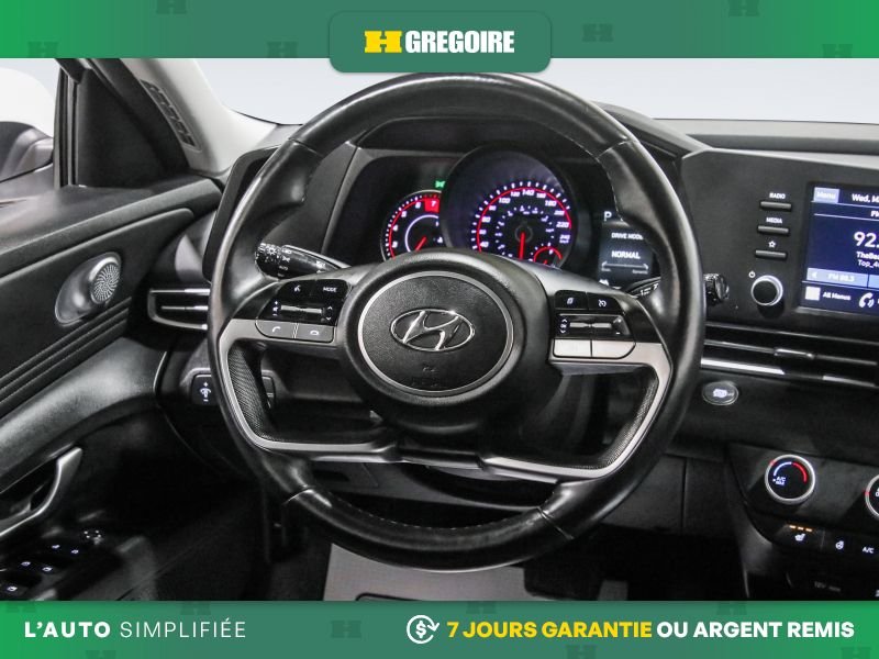 2022 Hyundai Elantra White Laval - photo #17