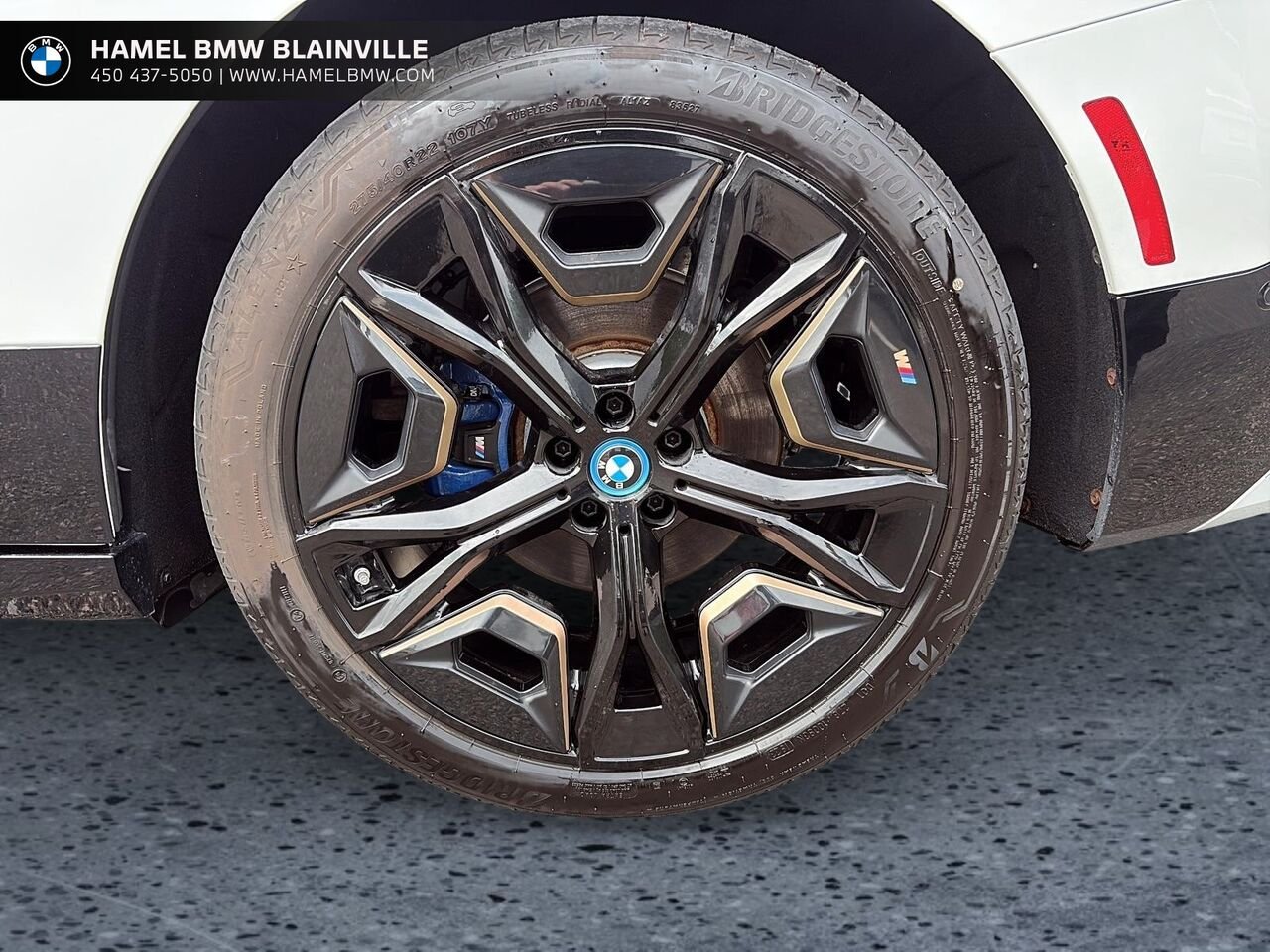 2024 BMW iX M60 xDrive véhicule d'activités sportives White Blainville - photo #6