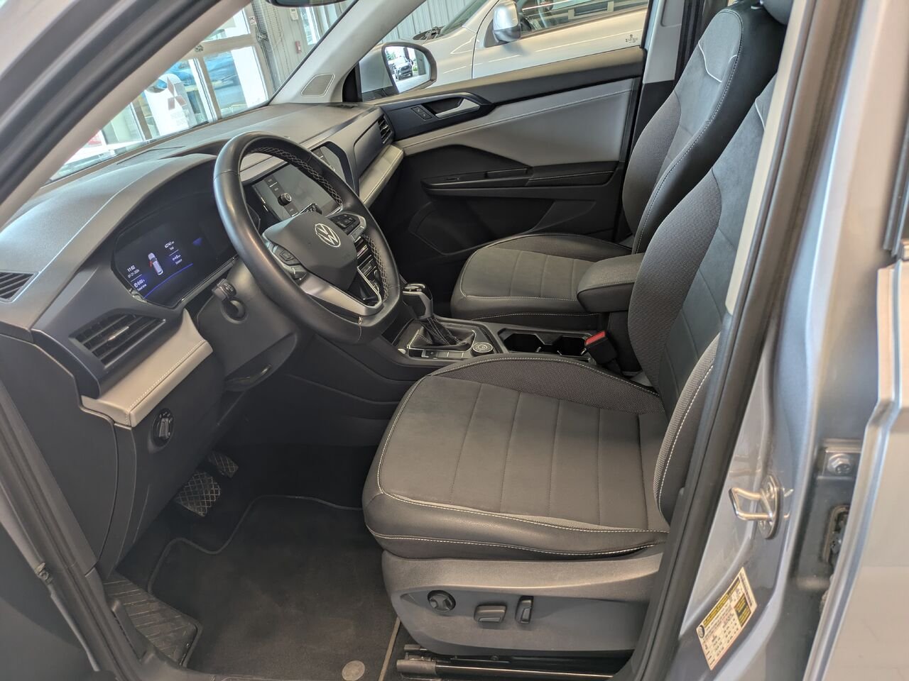 2024 Volkswagen Taos Grey Gatineau - photo #14