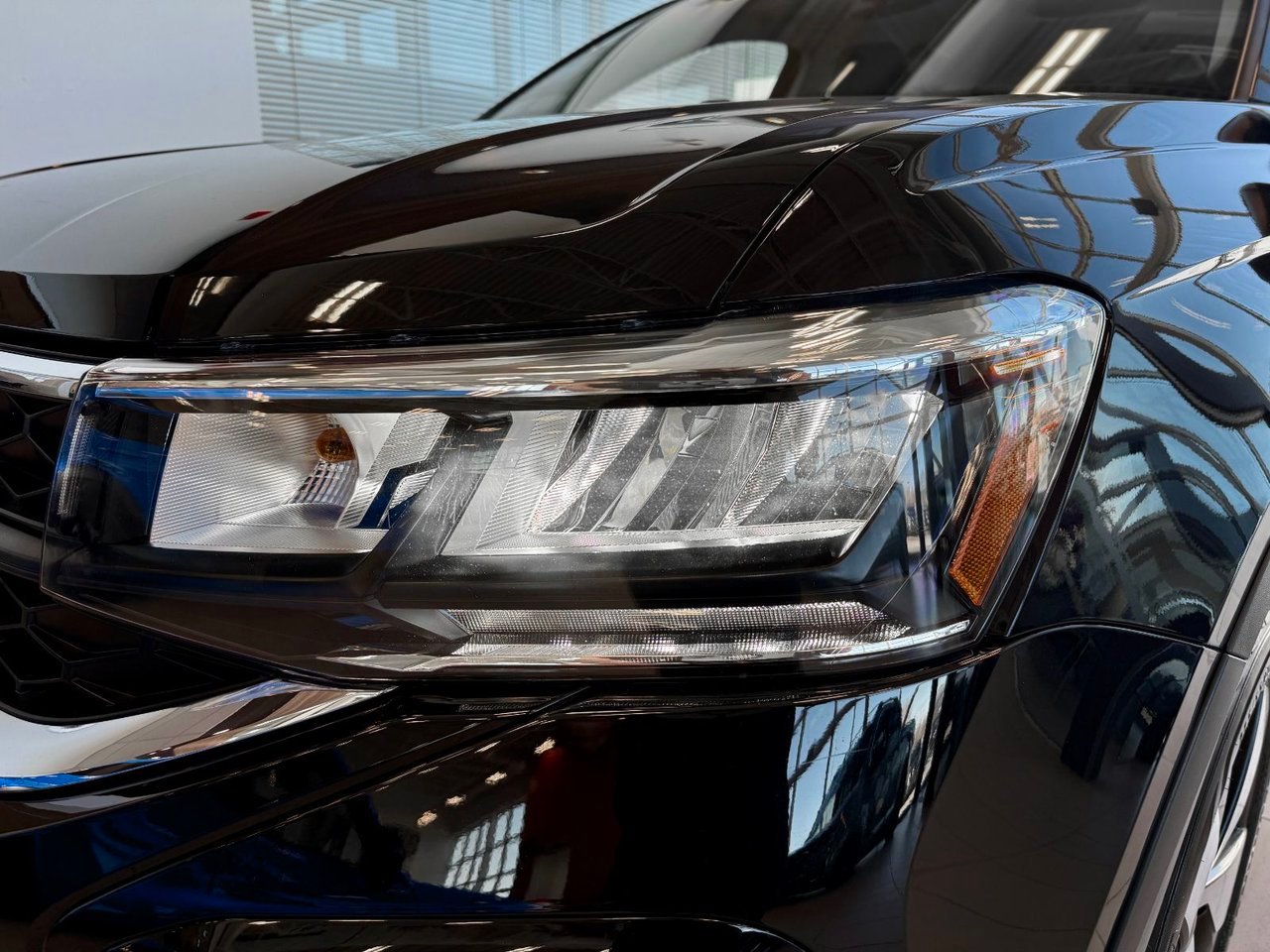 Volkswagen Taos 2024 Noir Notre-Dame-des-Prairies - photo #4