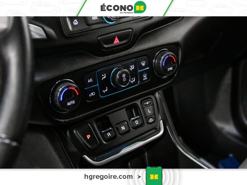 2018 GMC Terrain White Blainville - photo #17