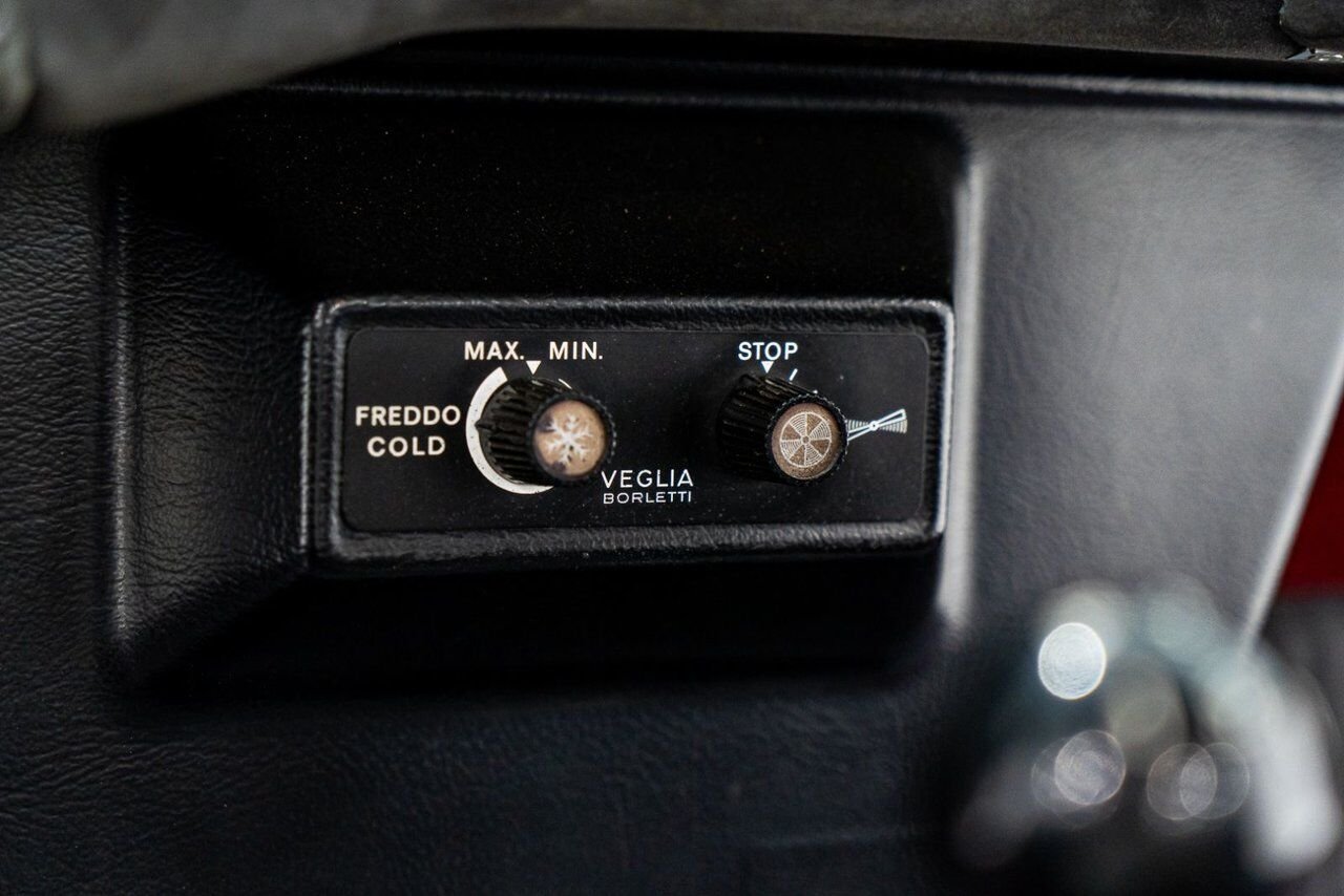 1973 Ferrari 365 GTB4 Daytona 18,301 miles With Orig Books/Tools/ Carbs / Filter Box Red Montreal - photo #77