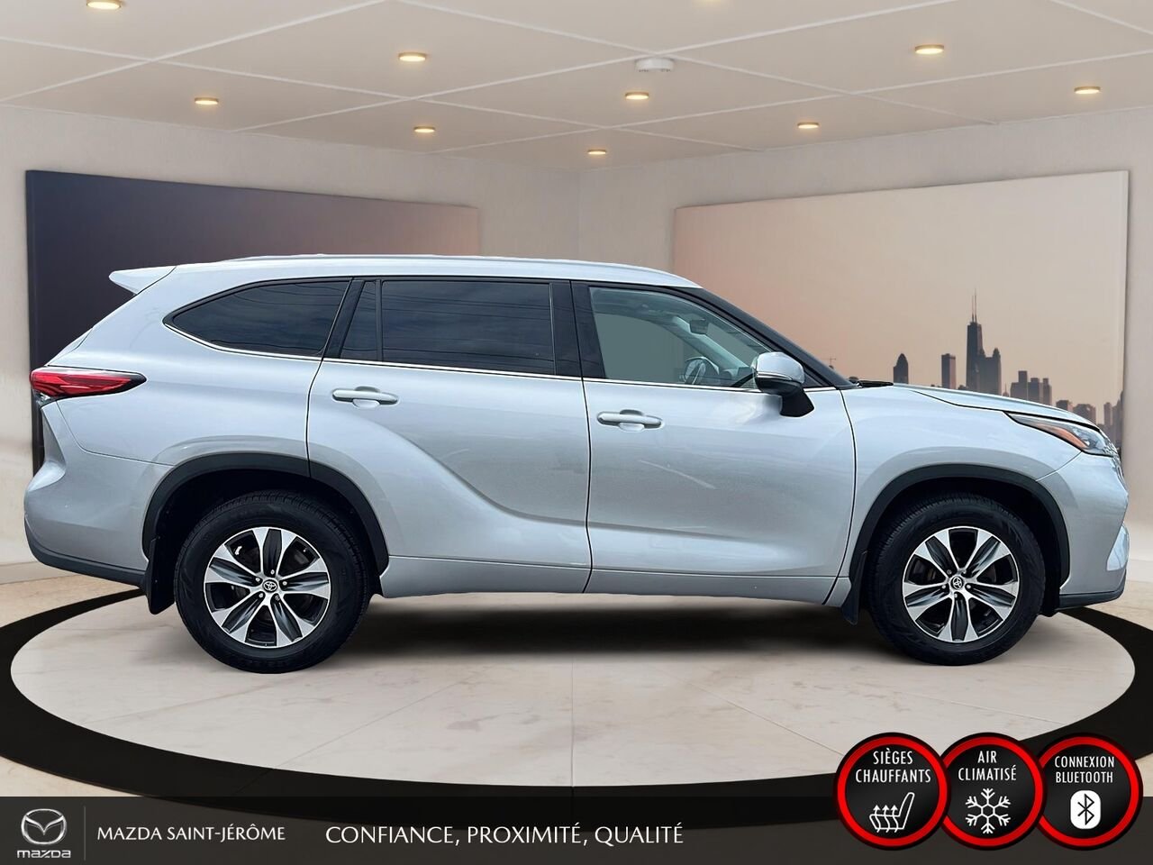 Toyota Highlander XLE | TOIT OUVRANT | CUIR | AWD | 2022 Argent Saint-Jérôme - photo #4