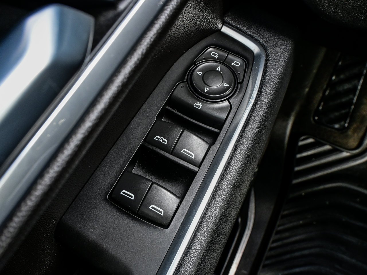 2025 Chevrolet Silverado 1500 4WD Crew Cab 147 LT Grey Sherwood Park - photo #17