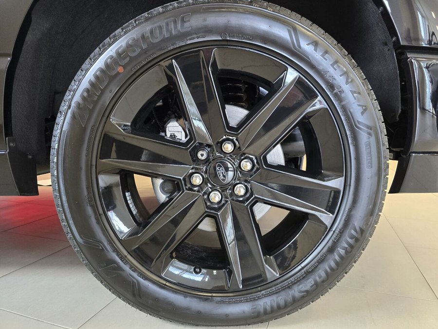 Ford F-150 2026 Noir agate métallisé