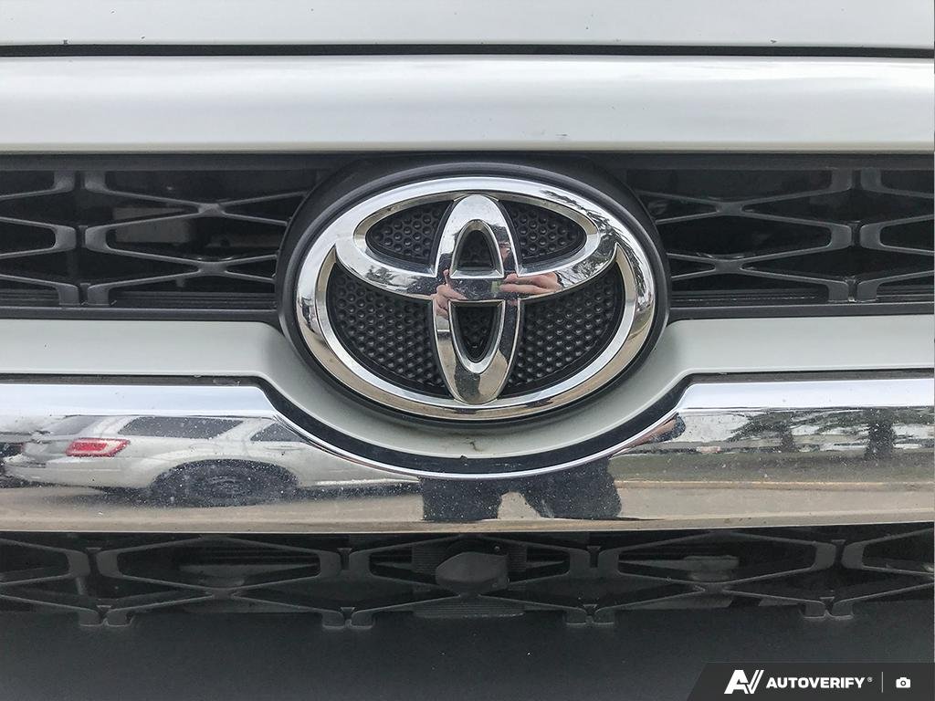 2017 Toyota 4Runner 2600678A | SR5 White Edmonton - photo #8