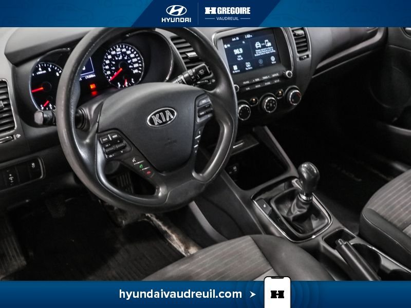 Kia Forte5 2018 Blanc Laval - photo #15