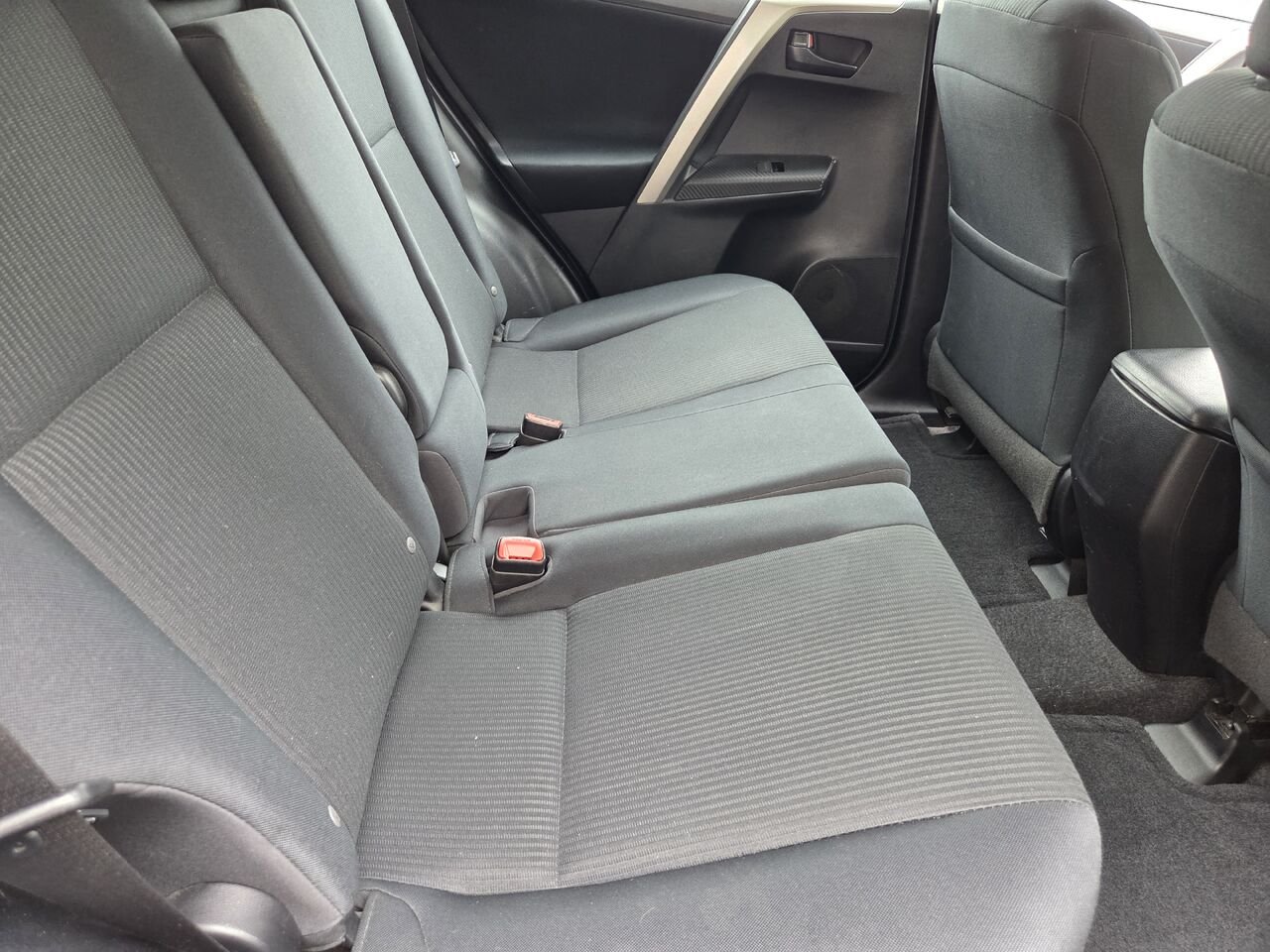 Toyota RAV4 2015 Argent Mont-Laurier - photo #13