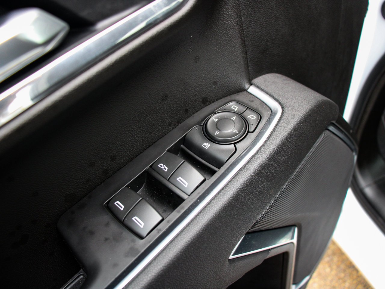 2025 GMC Sierra 1500 4WD Crew Cab 147 Elevation White Sherwood Park - photo #15