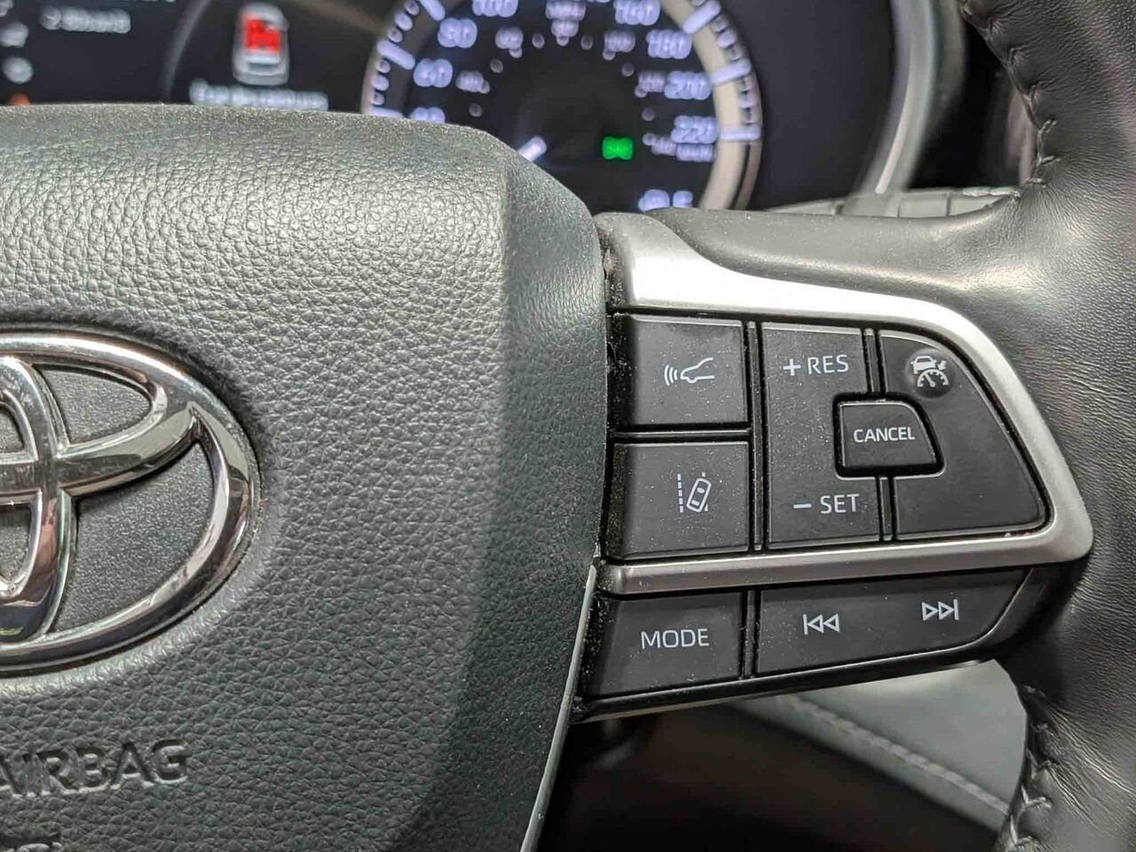 Toyota Highlander XLE/AWD/SIÈGES CHAUFFANTS/VOLANT CHAUFFANT/TOIT OUVRANT/BLUETOOTH/AC BIZONE 2023 Frisson glacé nacré Sherbrooke - photo #15