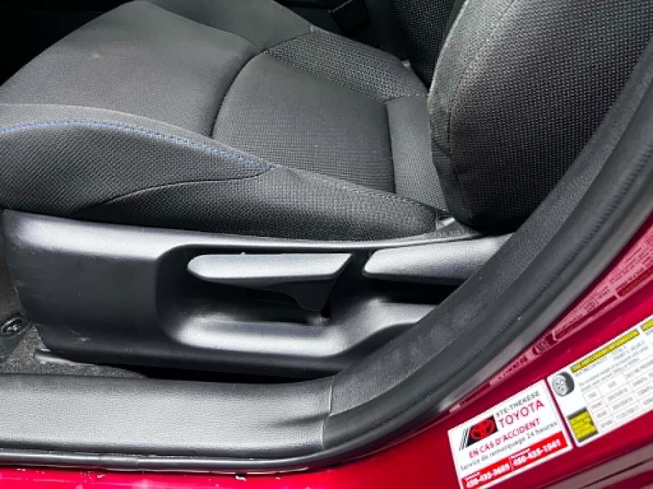 2022 Toyota Corolla Red Blainville - photo #15