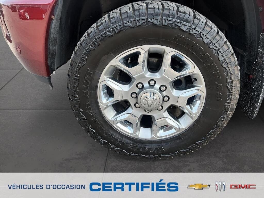 2017 Ram 2500 VIN 3C6UR5FJ9HG555161 Red Chicoutimi - photo #6