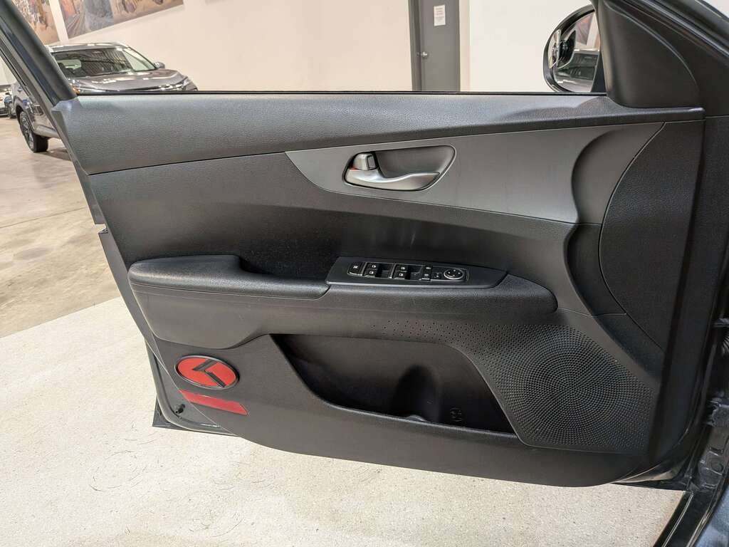 2019 Kia Forte LX Manual Grey Val-David - photo #30