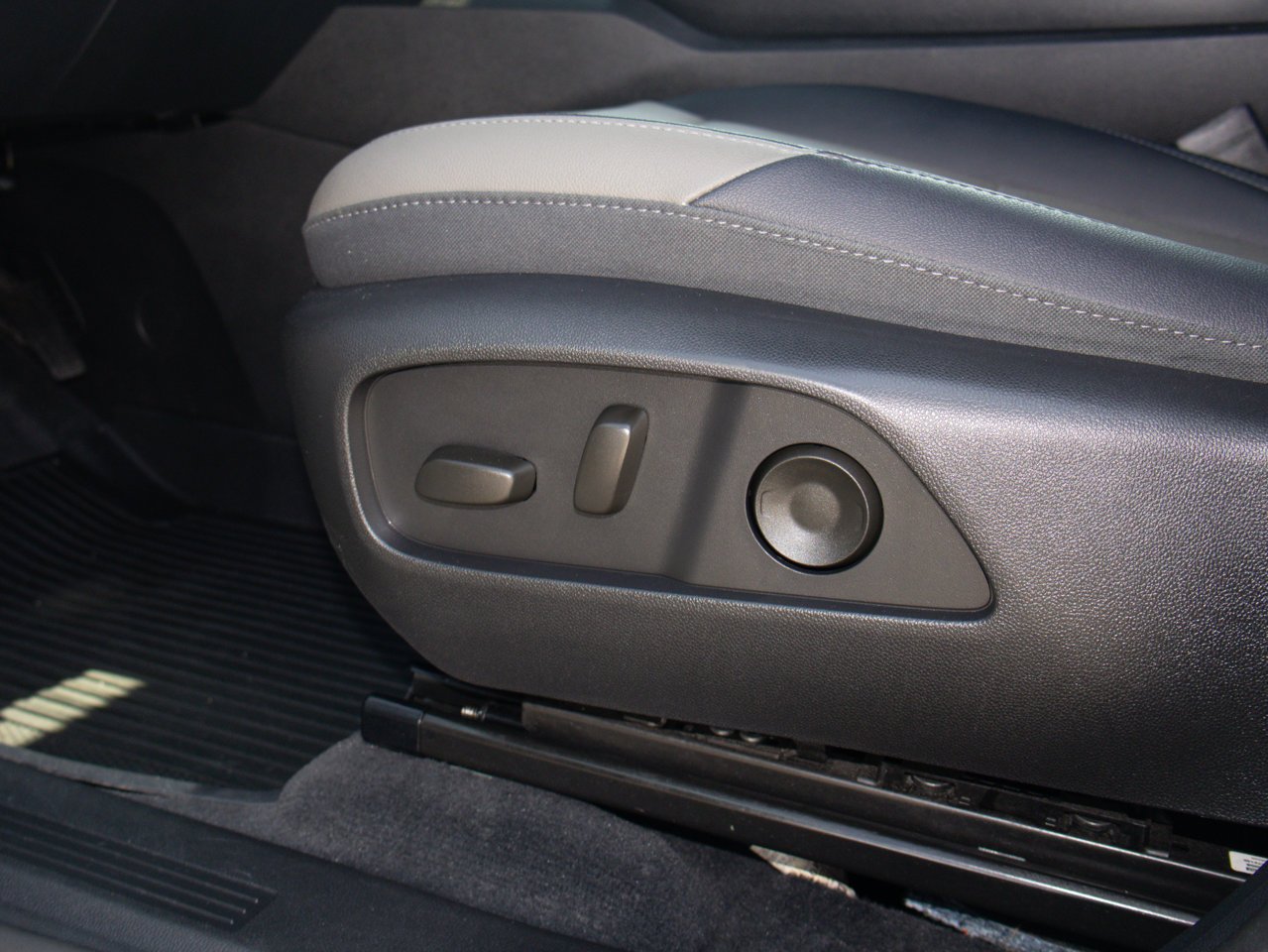 2025 Chevrolet Equinox AWD 4dr LT w/2LT Green Sherwood Park - photo #18