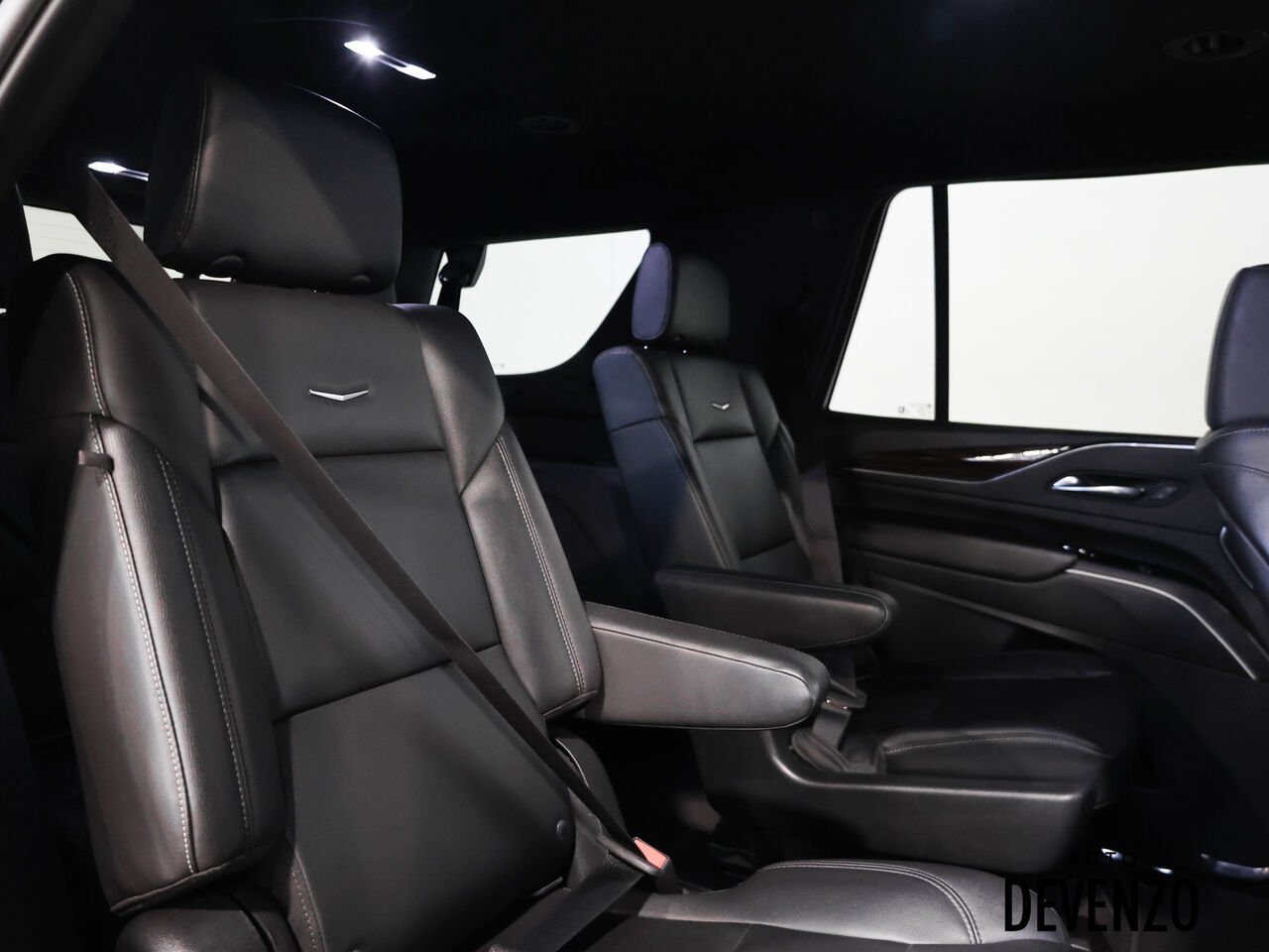 Cadillac Escalade 2022 Noir Saint-Eustache - photo #9