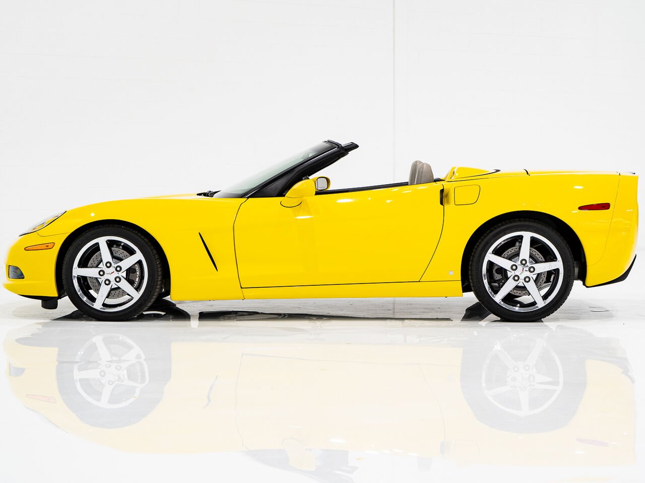 2008 Chevrolet Corvette With only 900km (563mi) From new with window sticker Yellow Kirkland - photo #3