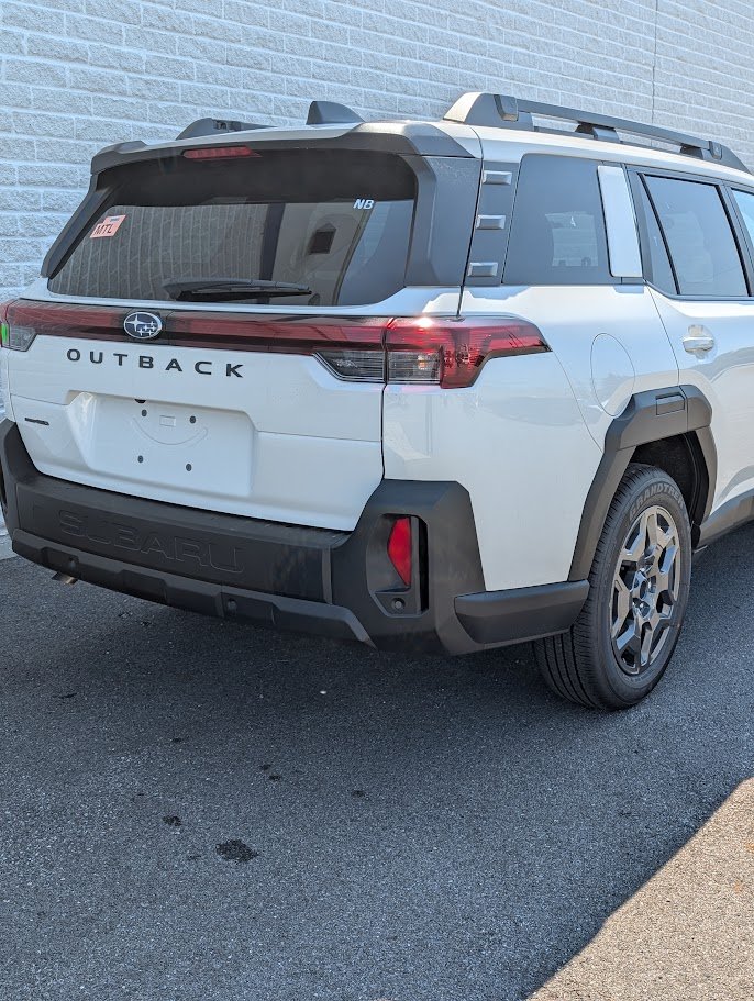 SUBARU Outback TOURING 2026 Blanc cristal nacré Saint-Hyacinthe - photo #1