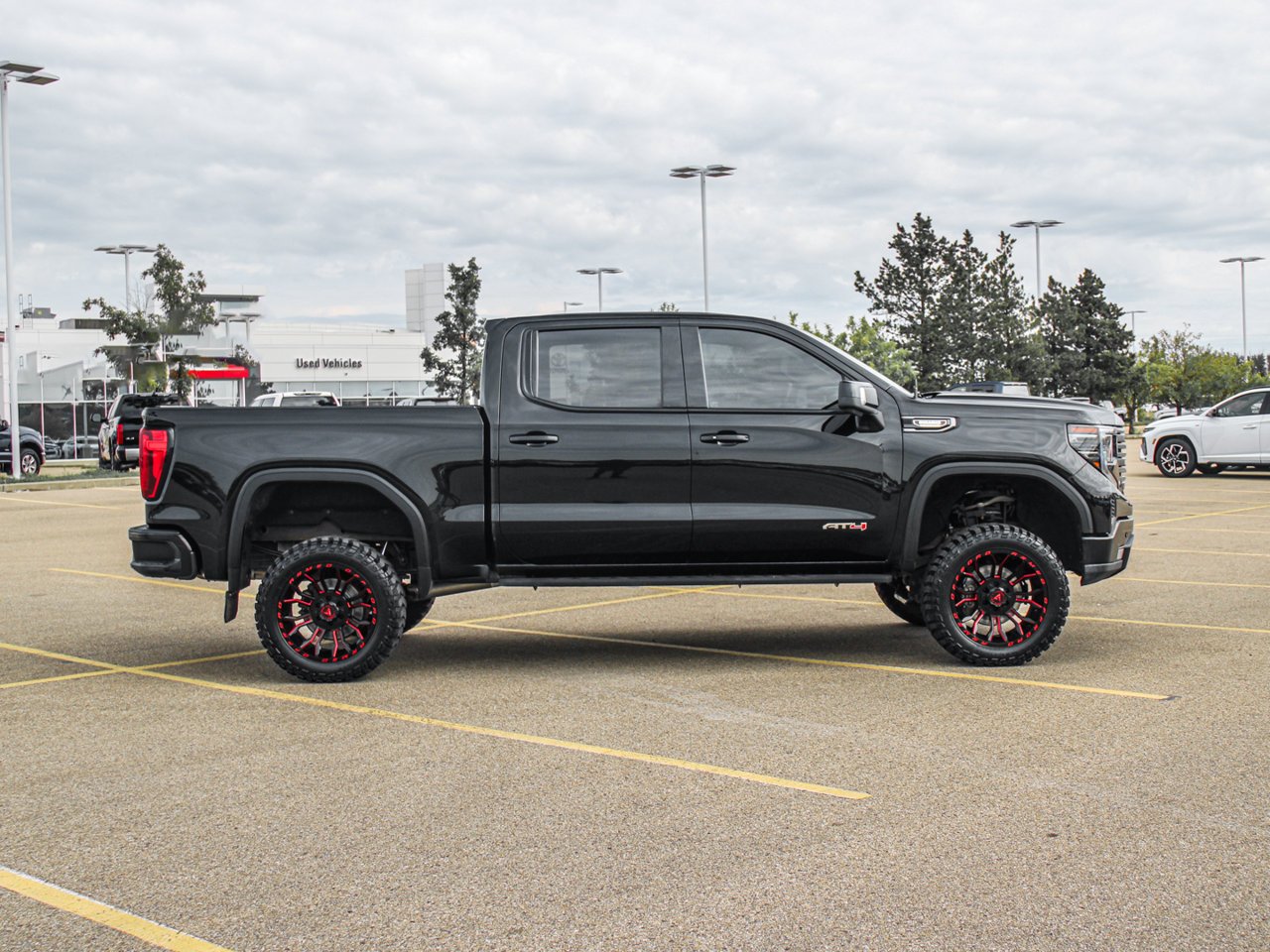 2022 GMC Sierra 1500 4WD Crew Cab 147 AT4 Black Sherwood Park - photo #9
